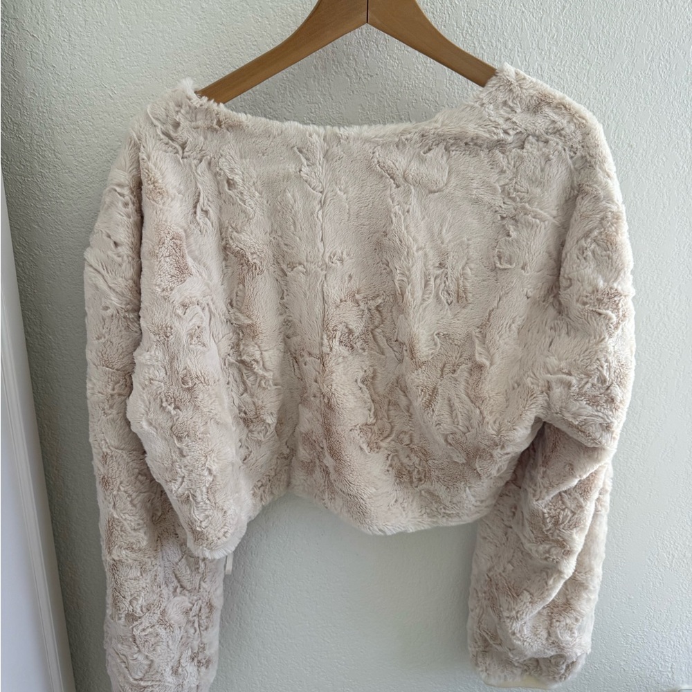 Anthropologie Maeve Faux Fur Shrug - Picture 4 of 5
